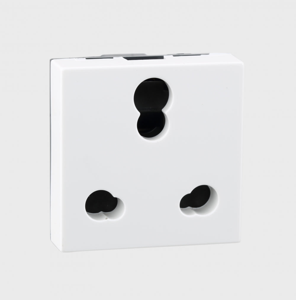 Legrand Myrius 6/16 A 3 Pin Shutter Socket 2M White 673045