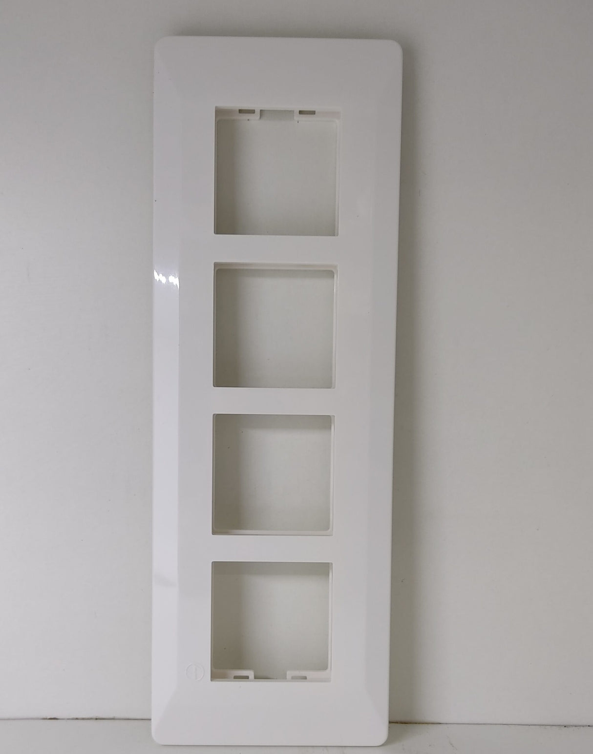 Lauritz Knudsen (Previously L&T) Entice 8 M Cover Plate White