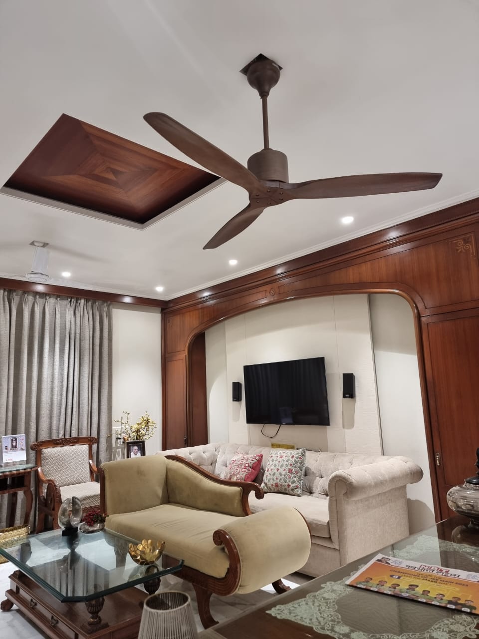 Usha Aerolux Daedalus 1320mm Super Premium Wooden Ceiling Fan (Walnut)
