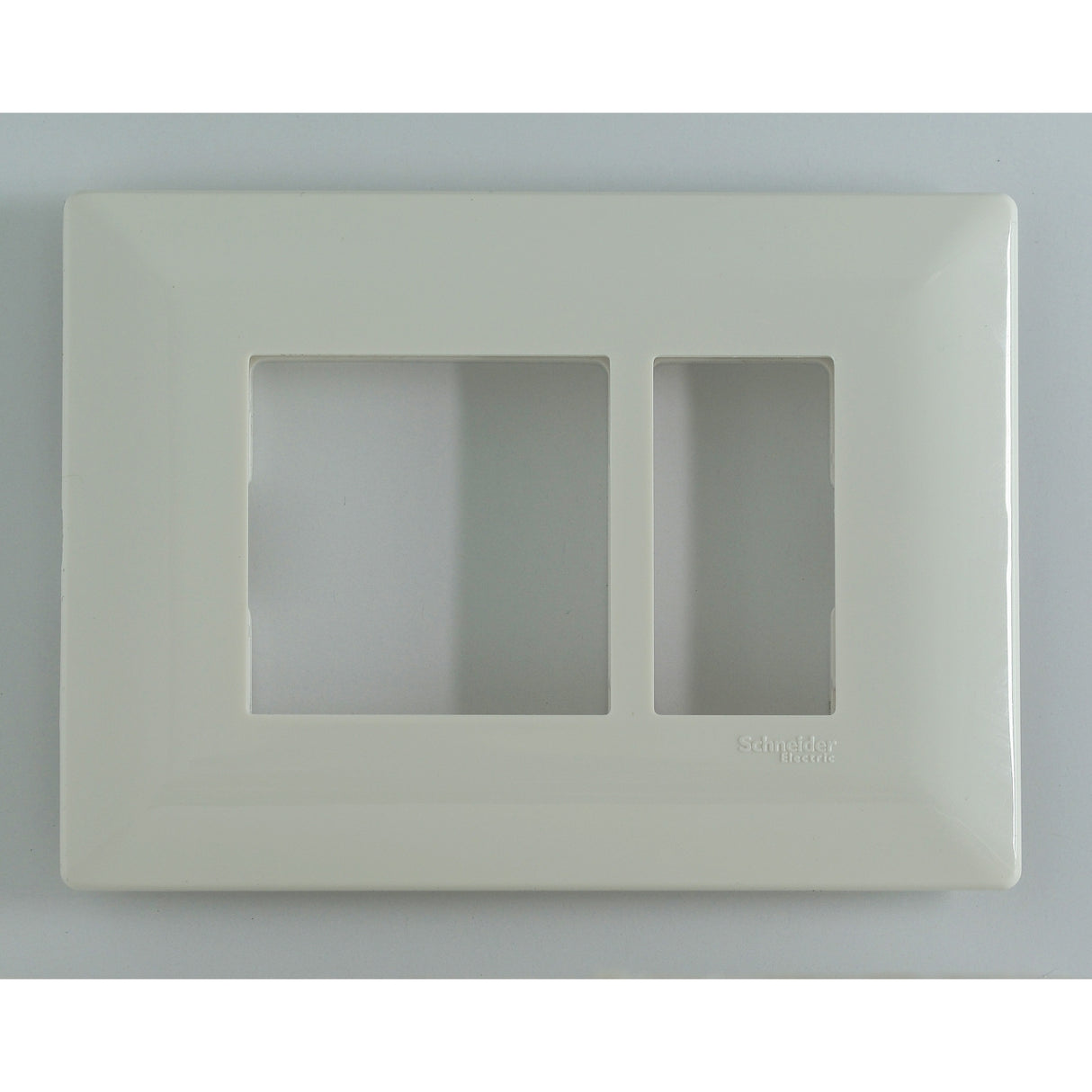 Schneider Livia 3 M Grid & 3 M Cover Plate White P0703