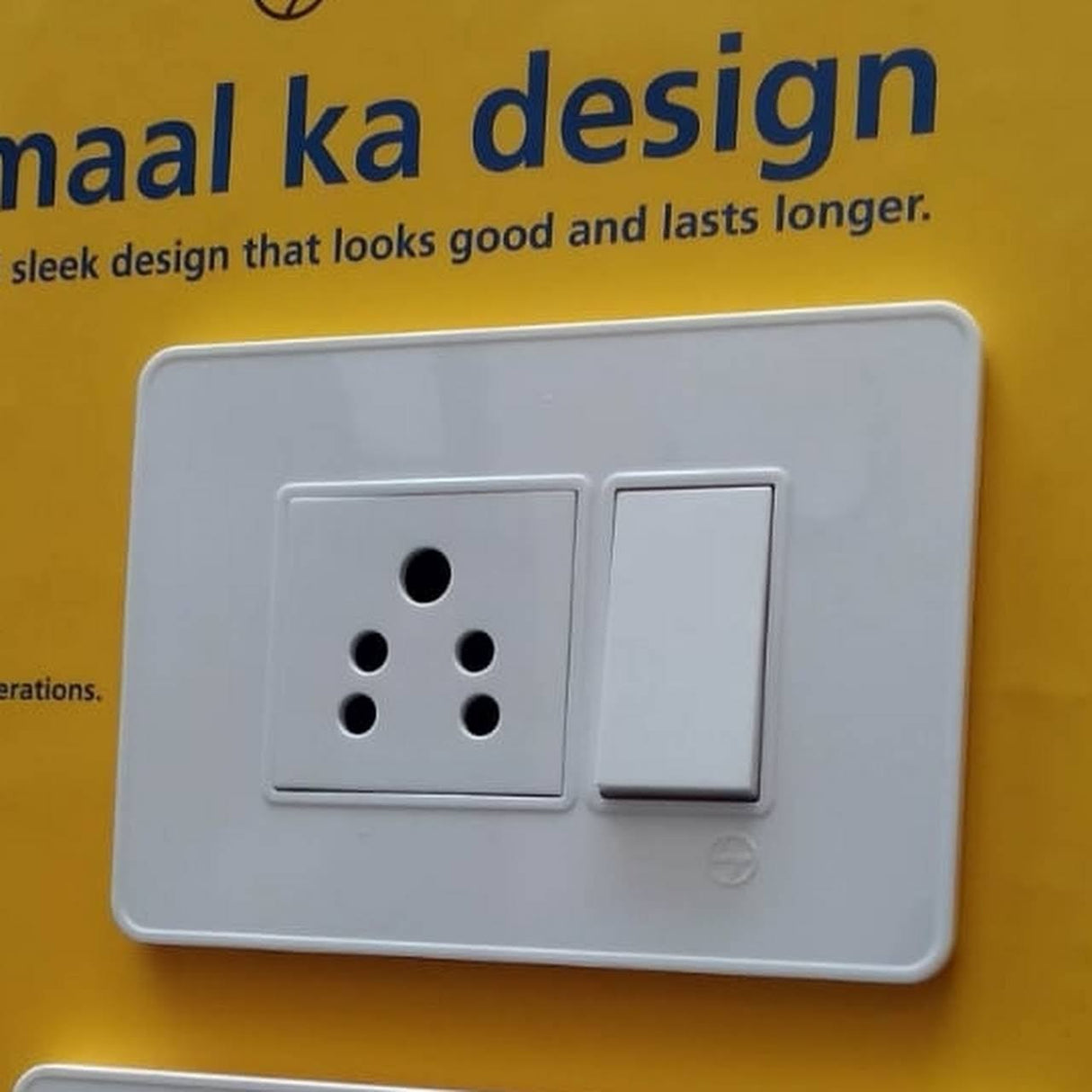 Lauritz Knudsen (Previously L&T) enGem 3 Module Cover Plate + Grid Frame (White)